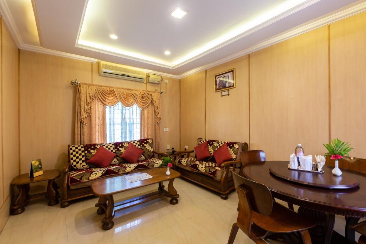 Kstdc Hotel Mayura Bhuvaneshwari Kamalapur 亨比 外观 照片