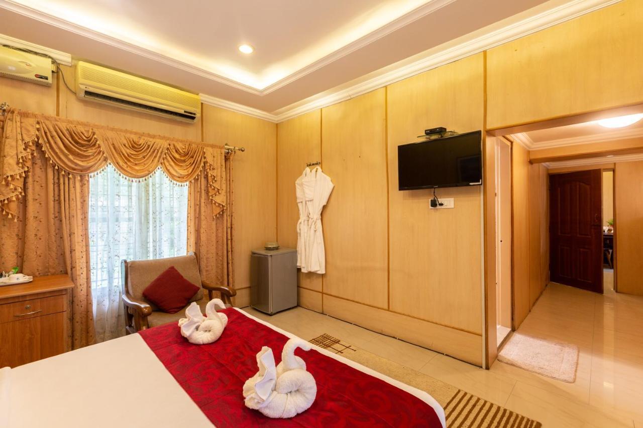 Kstdc Hotel Mayura Bhuvaneshwari Kamalapur 亨比 外观 照片
