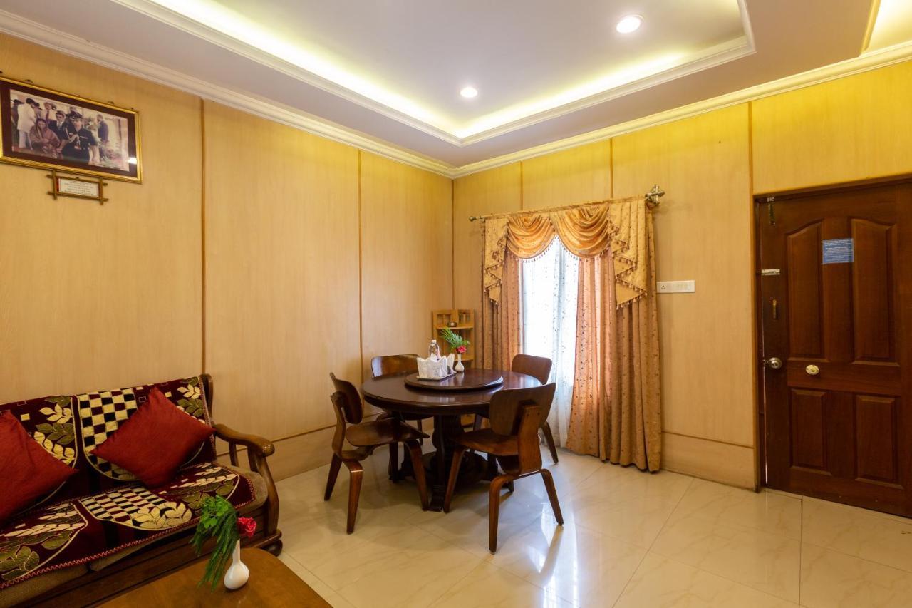 Kstdc Hotel Mayura Bhuvaneshwari Kamalapur 亨比 外观 照片