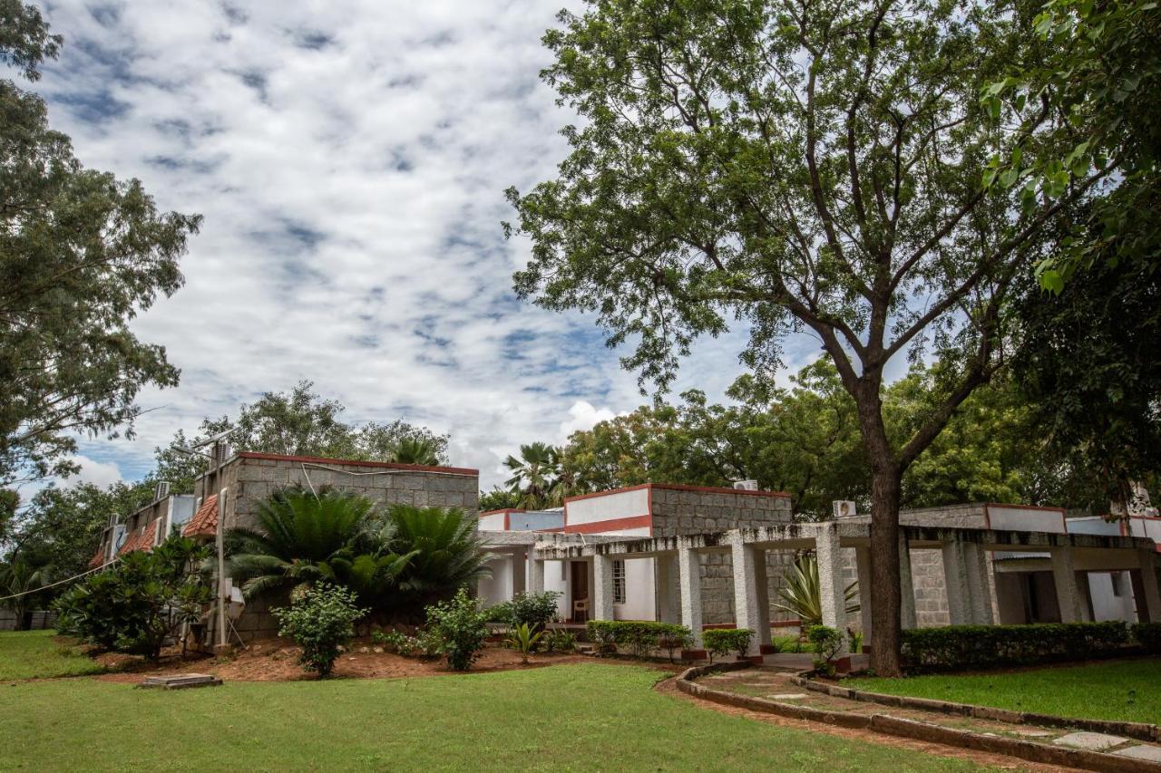 Kstdc Hotel Mayura Bhuvaneshwari Kamalapur 亨比 外观 照片