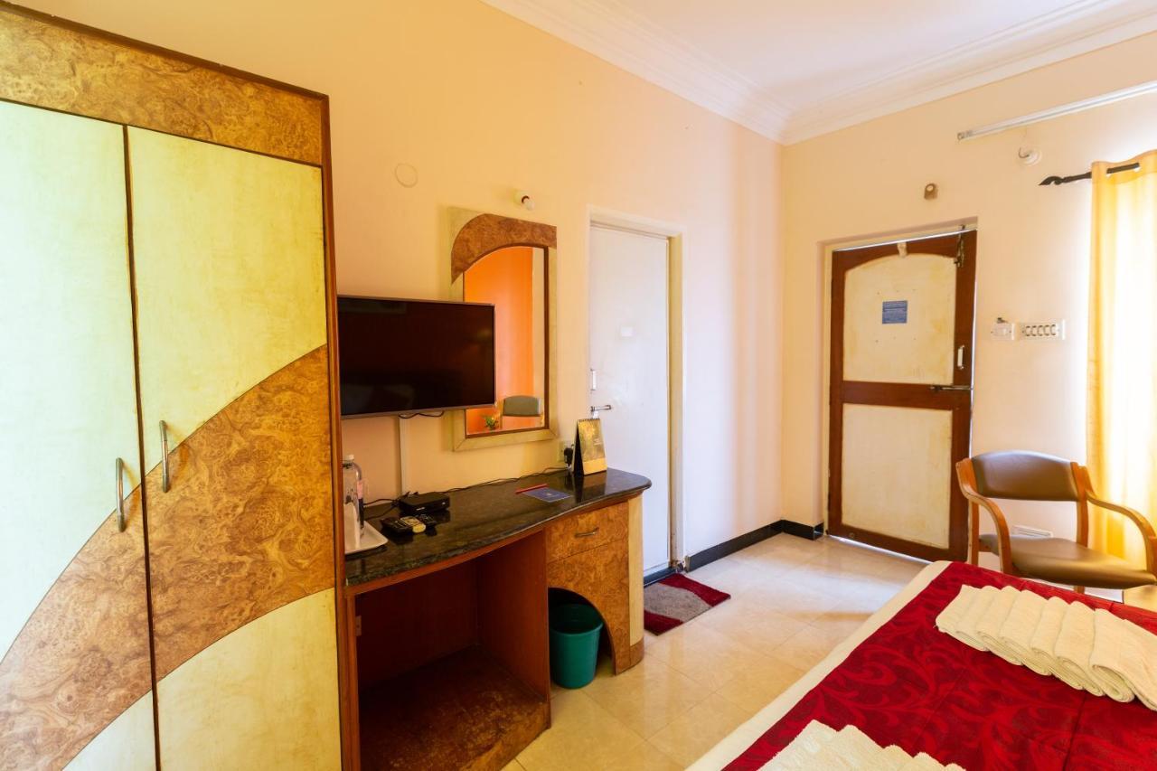 Kstdc Hotel Mayura Bhuvaneshwari Kamalapur 亨比 外观 照片