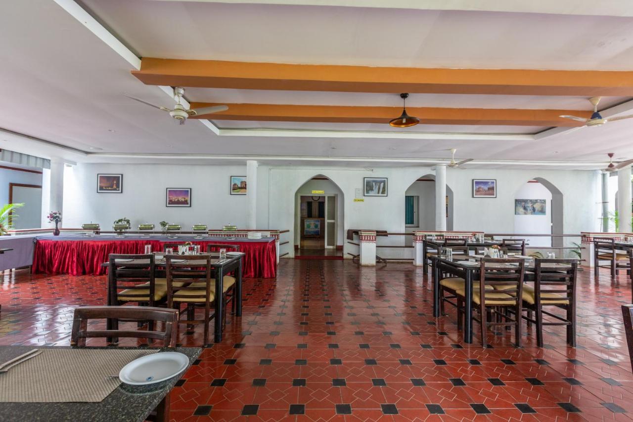 Kstdc Hotel Mayura Bhuvaneshwari Kamalapur 亨比 外观 照片
