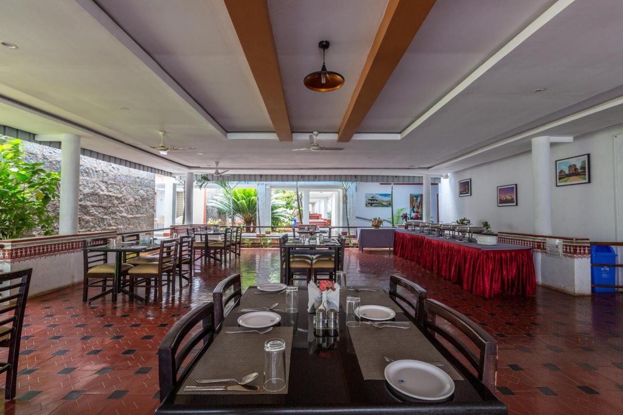 Kstdc Hotel Mayura Bhuvaneshwari Kamalapur 亨比 外观 照片