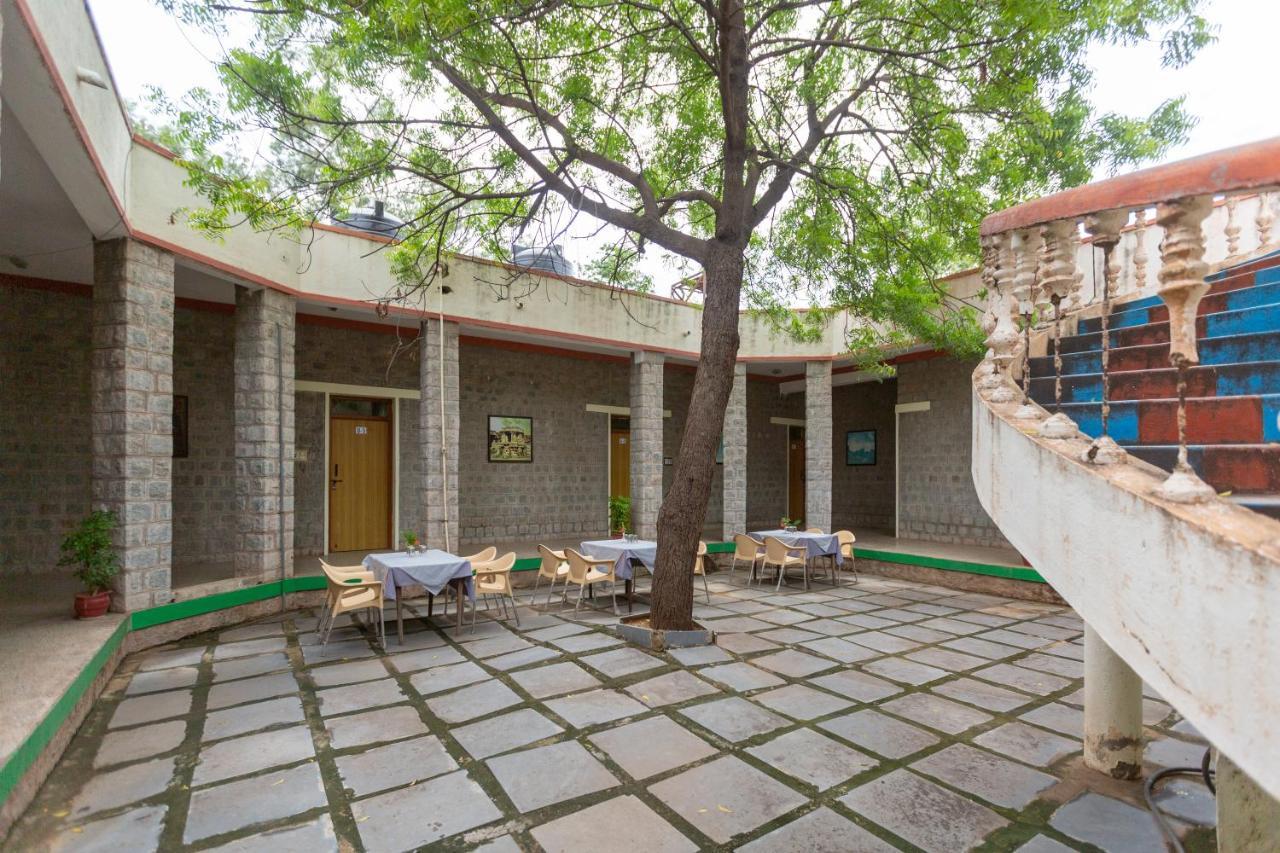 Kstdc Hotel Mayura Bhuvaneshwari Kamalapur 亨比 外观 照片