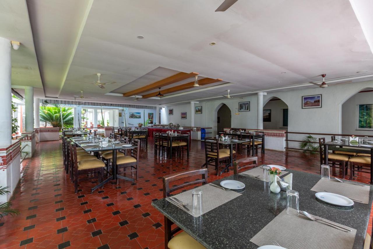 Kstdc Hotel Mayura Bhuvaneshwari Kamalapur 亨比 外观 照片