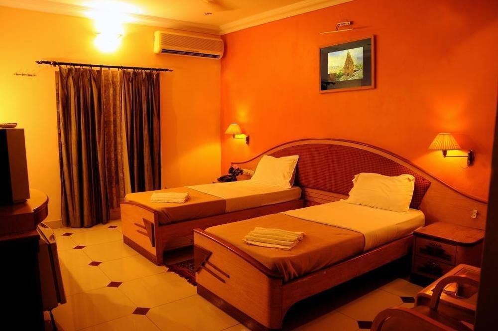 Kstdc Hotel Mayura Bhuvaneshwari Kamalapur 亨比 外观 照片