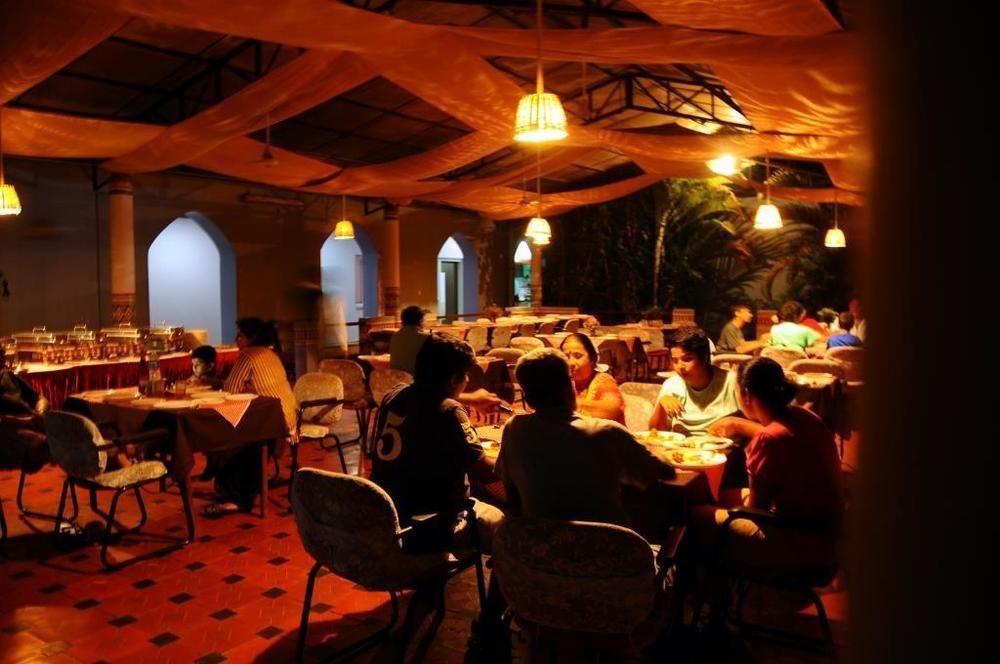 Kstdc Hotel Mayura Bhuvaneshwari Kamalapur 亨比 外观 照片