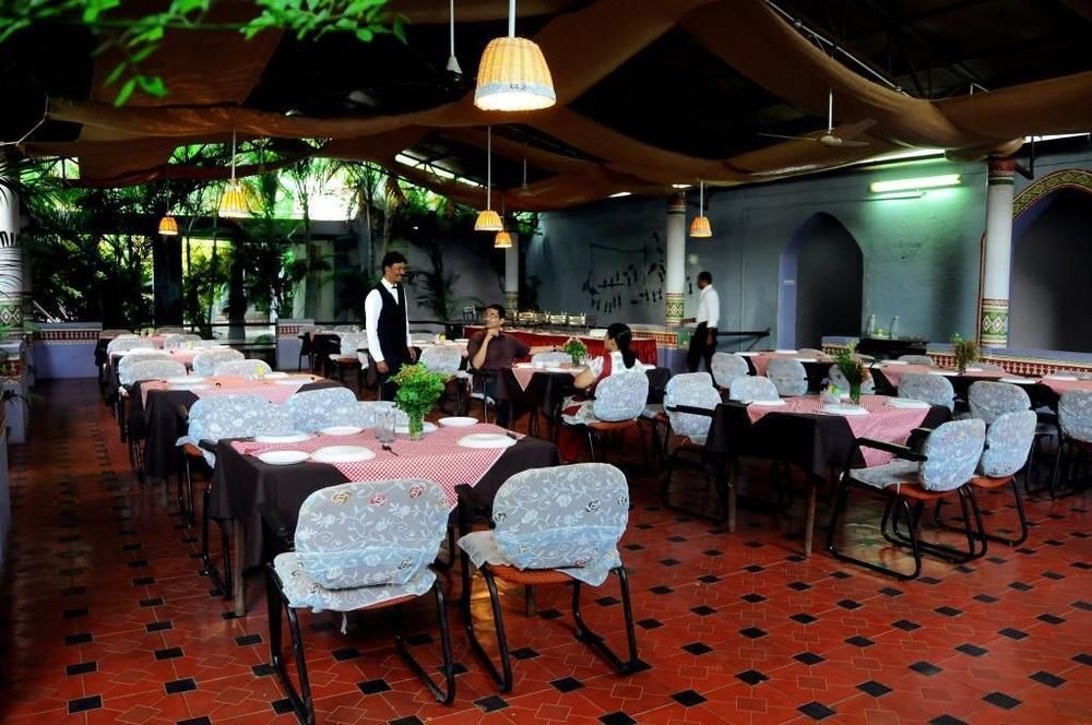 Kstdc Hotel Mayura Bhuvaneshwari Kamalapur 亨比 外观 照片