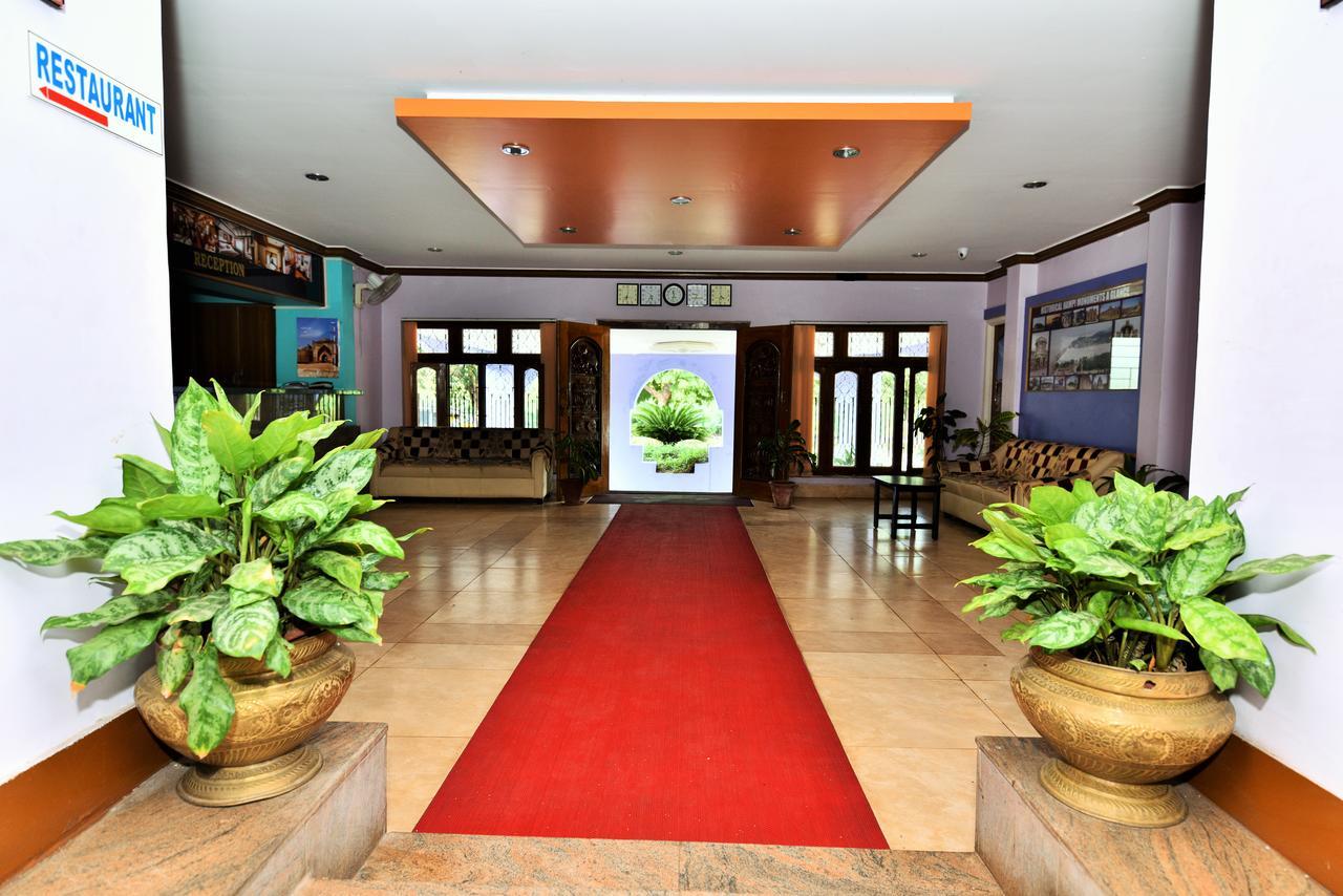 Kstdc Hotel Mayura Bhuvaneshwari Kamalapur 亨比 外观 照片