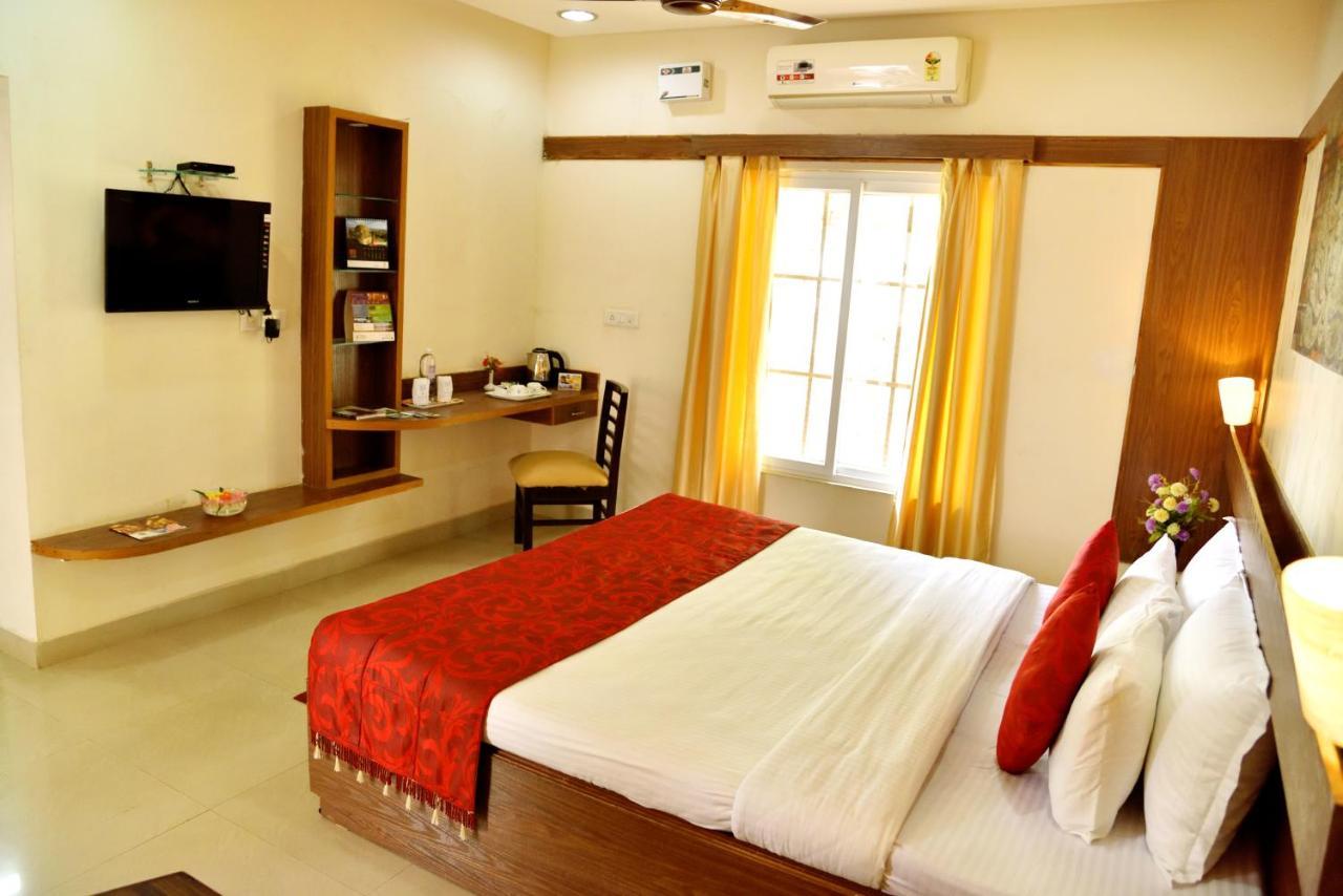 Kstdc Hotel Mayura Bhuvaneshwari Kamalapur 亨比 外观 照片